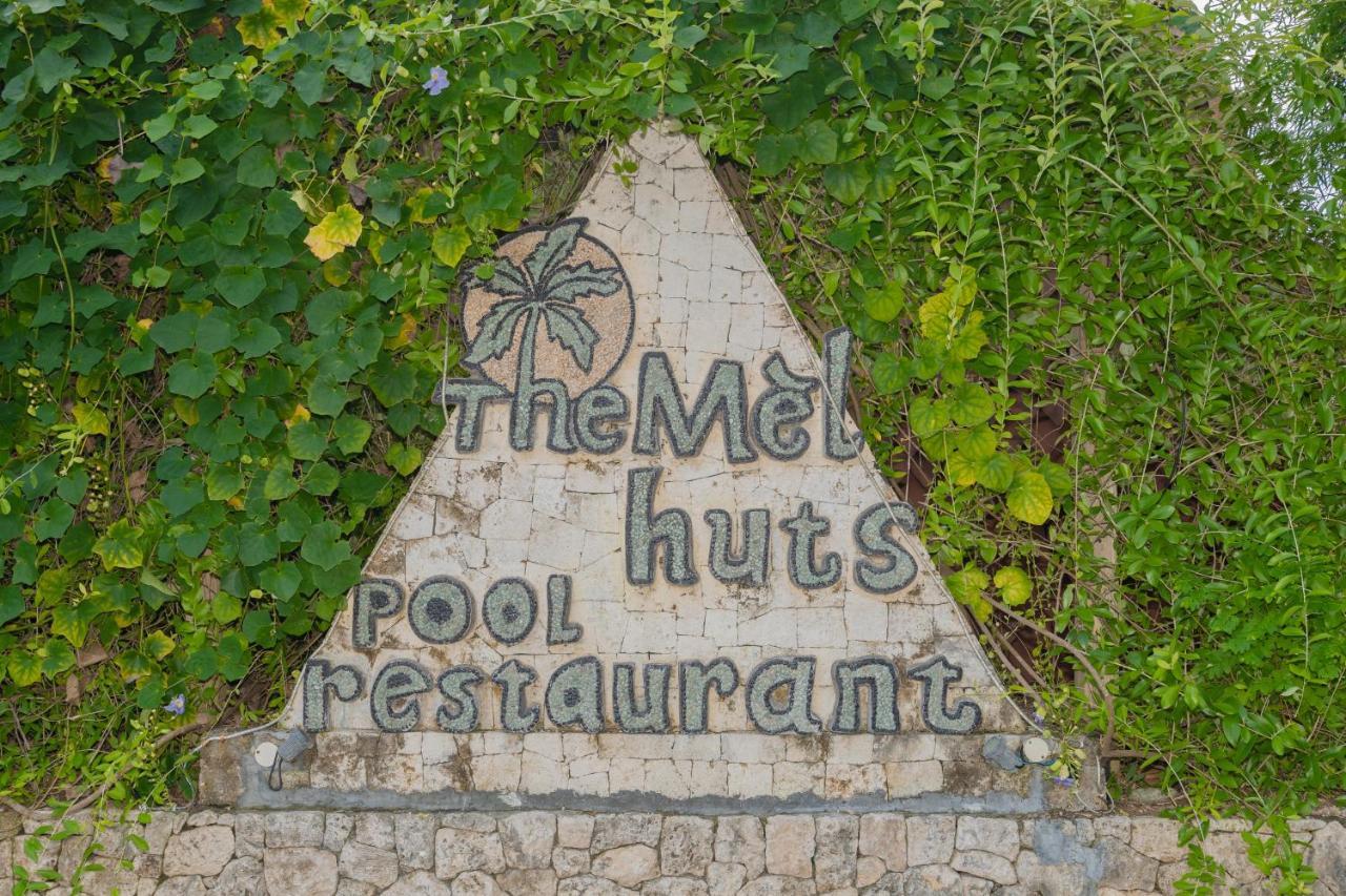 The Mel Huts Hotel Batununggul Exterior foto